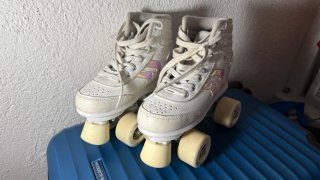 Patines 4 Ruedas Talla 33 + Casco
