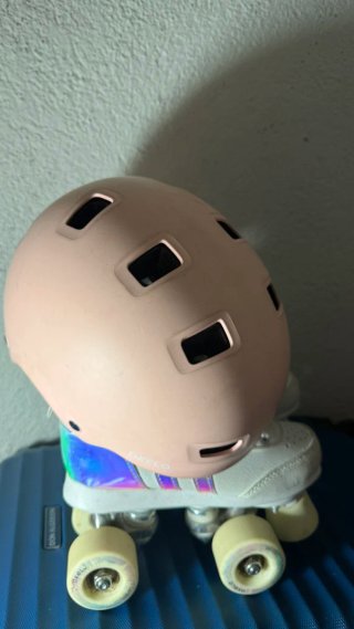Patines 4 Ruedas Talla 33 + Casco