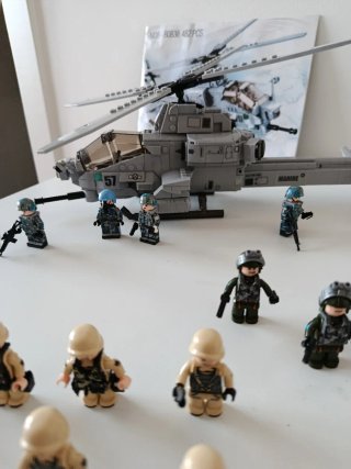 Lote Figuras y Helicóptero Compatible Lego