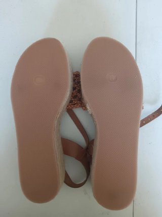 Sandalias Camila Beige y Marrón Mujer