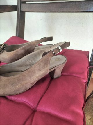 Zapatos de fiesta La Alicantina marrones y dorados