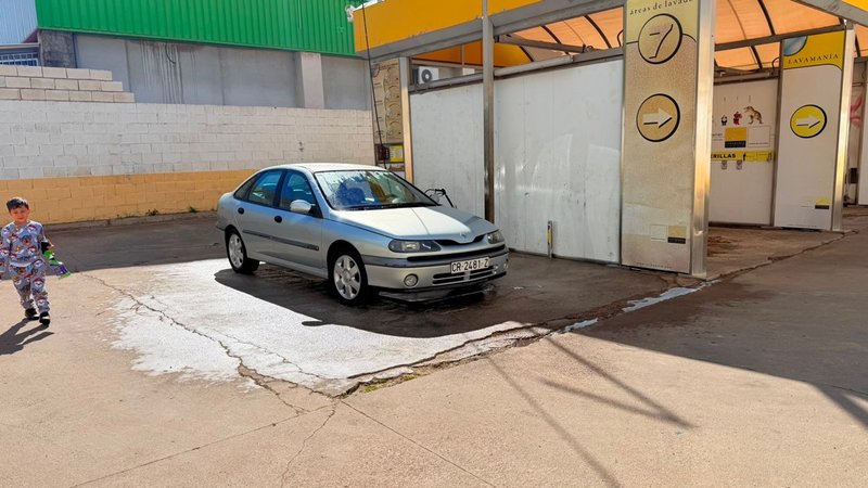 Renault Laguna 2000 - foto 1
