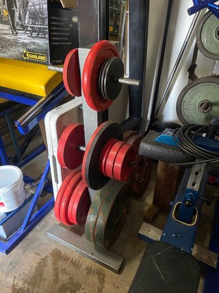 Soporte para discos de pesas Altura aprox 120 cms