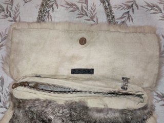 Bolso de conejo beige y marrón