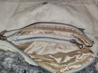 Bolso de conejo beige y marrón