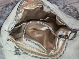 Bolso de conejo beige y marrón