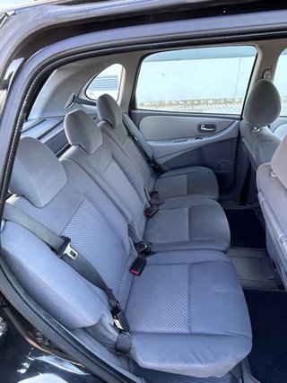 Vendo o cambio Nissan Almera Tino1.8 gasolina 2005