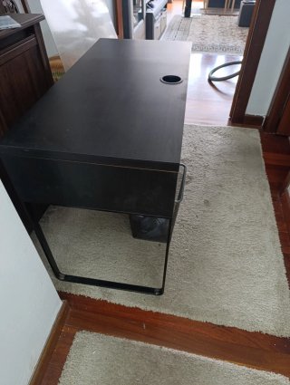 Conjunto Escritorio negro , silla con ruedas...