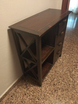 Mueble de entrada colonial madera y espejo.
