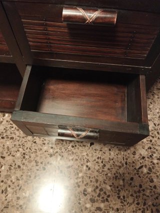 Mueble de entrada colonial madera y espejo.