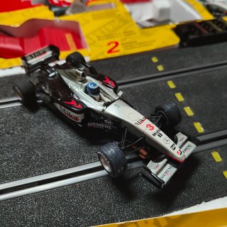 Scalextric McLaren F1