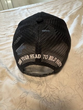 Gorra DSQUARED2 Negra Rejilla