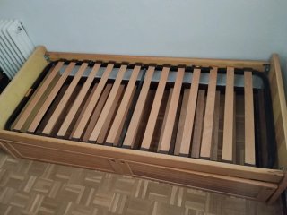 Cama nido de madera y metal. Zona Atocha