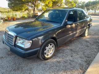 Mercedes-Benz 300td w124 1989