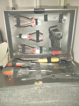 Caja de herramientas de aluminio, excelente estado