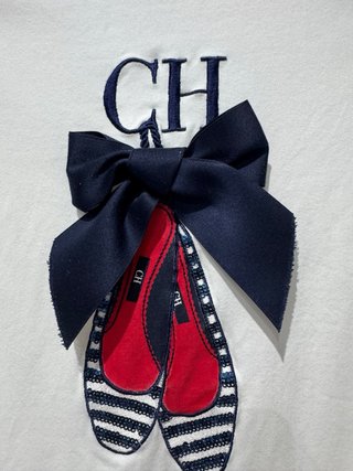 Camiseta CH con Zapatos Bailarina