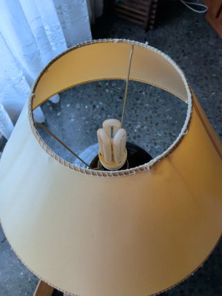 Lámpara de mesa cerámica y tela