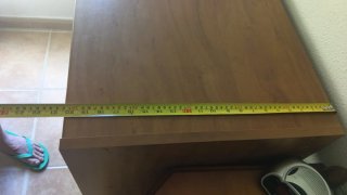 Mesa de ordenador con ruedas