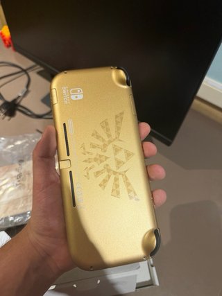 Nintendo Switch Lite Edición Hyrule Zelda.