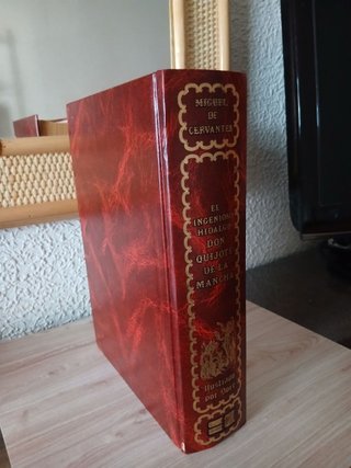 Libro Don Quijote de la Mancha ilustrado tapa dura