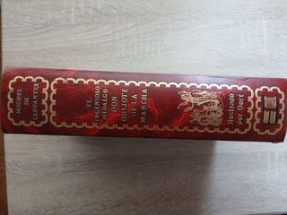 Libro Don Quijote de la Mancha ilustrado tapa dura