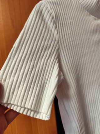 Camiseta blanca ajustada