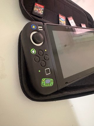 Nintendo Switch V2 + Estuche + 4 Juegos !!!