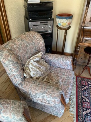 Sofá y sillón antiguo floral conjunto