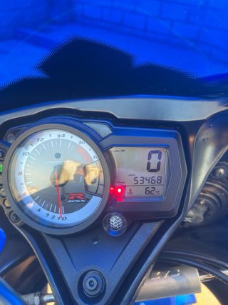 Suzuki GSXR 600 K8 Azul y Blanca