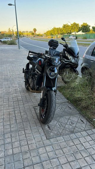 Ducati Monster 937