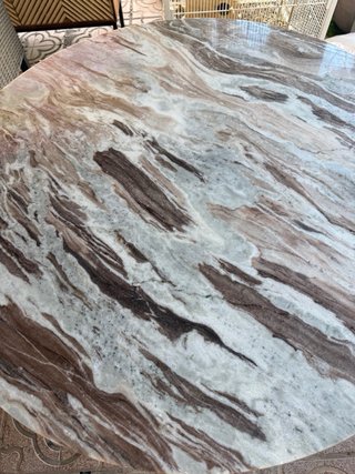 Mesa redonda mármol y madera