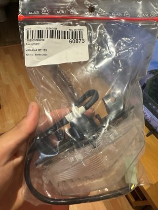 Piloto trasero Yamaha MT 125 / luz freno