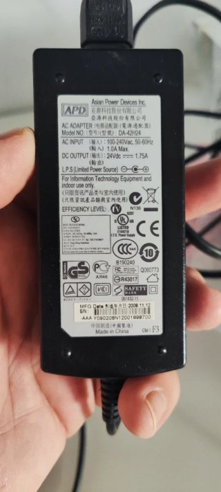 Volante Logitech G25 con pedales y palanca