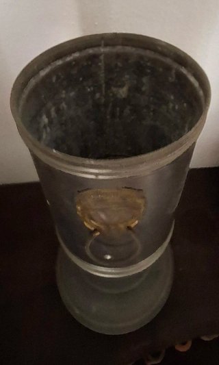 Vecchio calice con leone