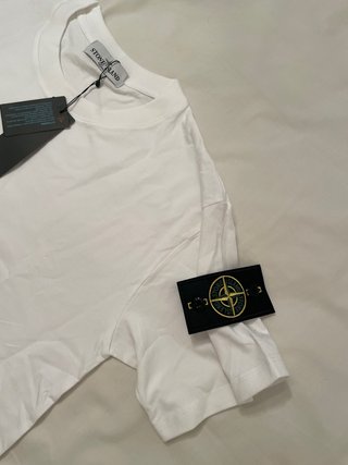 Camiseta Stone Island con etiquetas