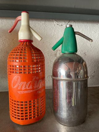 2 Sifones Vintage Naranja y Metal