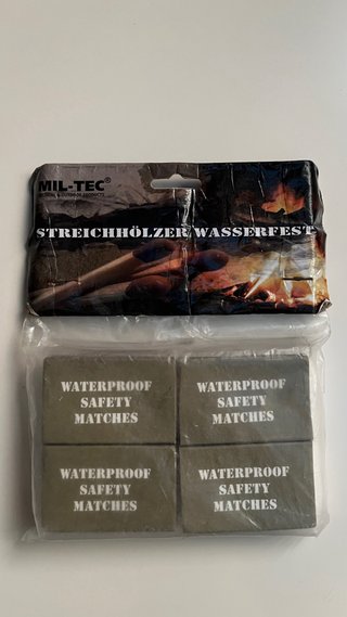 4 Cajas Cerillas Impermeables MIL-TEC