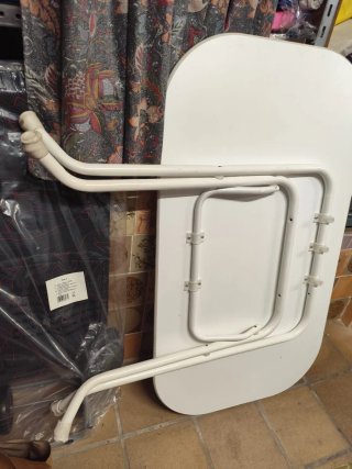 Mesa de terraza blanca plegable