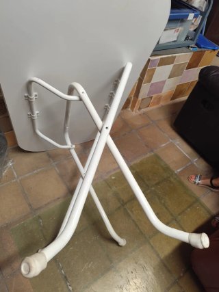 Mesa de terraza blanca plegable