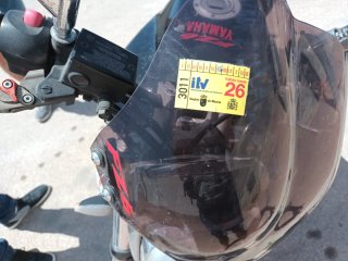 Yamaha Naked Negra y Plateada