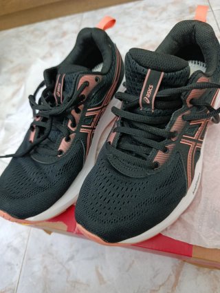 Zapatillas ASICS Negras y Naranjas