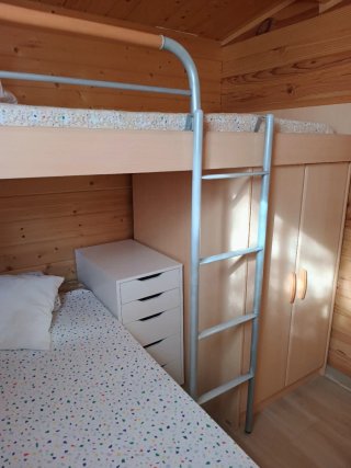 OFERTA VENTA CASA DE MADERA, SEMINUEVA
