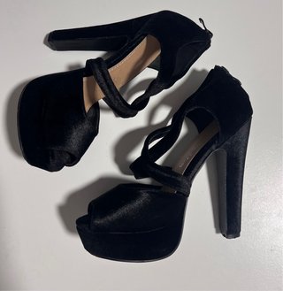 Zapatos de tacón negros terciopelo