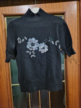 Diferentes Jerseys tallas M por 1 euro la unidad