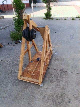 Catapulta escolar de madera