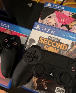 PS4 2TB + 2 Mandos + Juegos