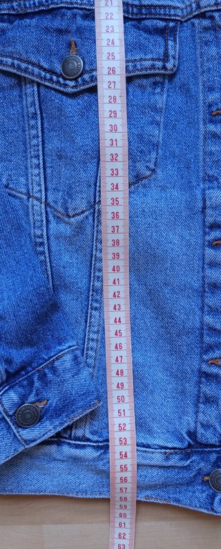 Chaqueta vaquera con bordado