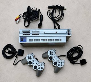 PS2: 2 mandos y tarjeta de memoria de 8GB