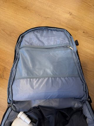 Mochila de viaje negra