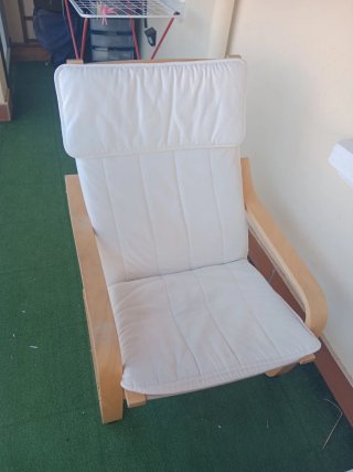 2 Sillas de Jardín + mesita/reposapies Ikea Madera